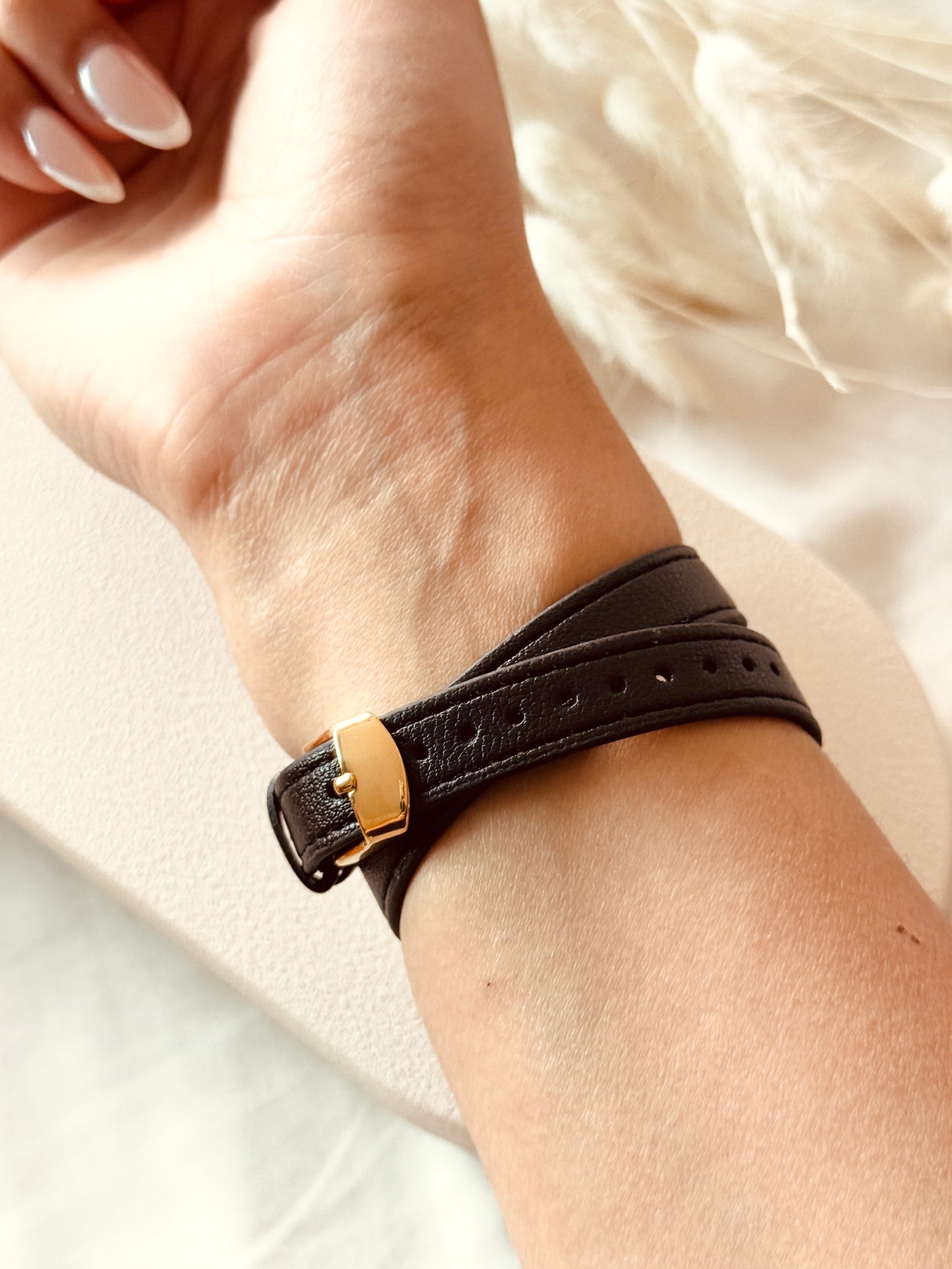 Montre en cuir doublé Style H