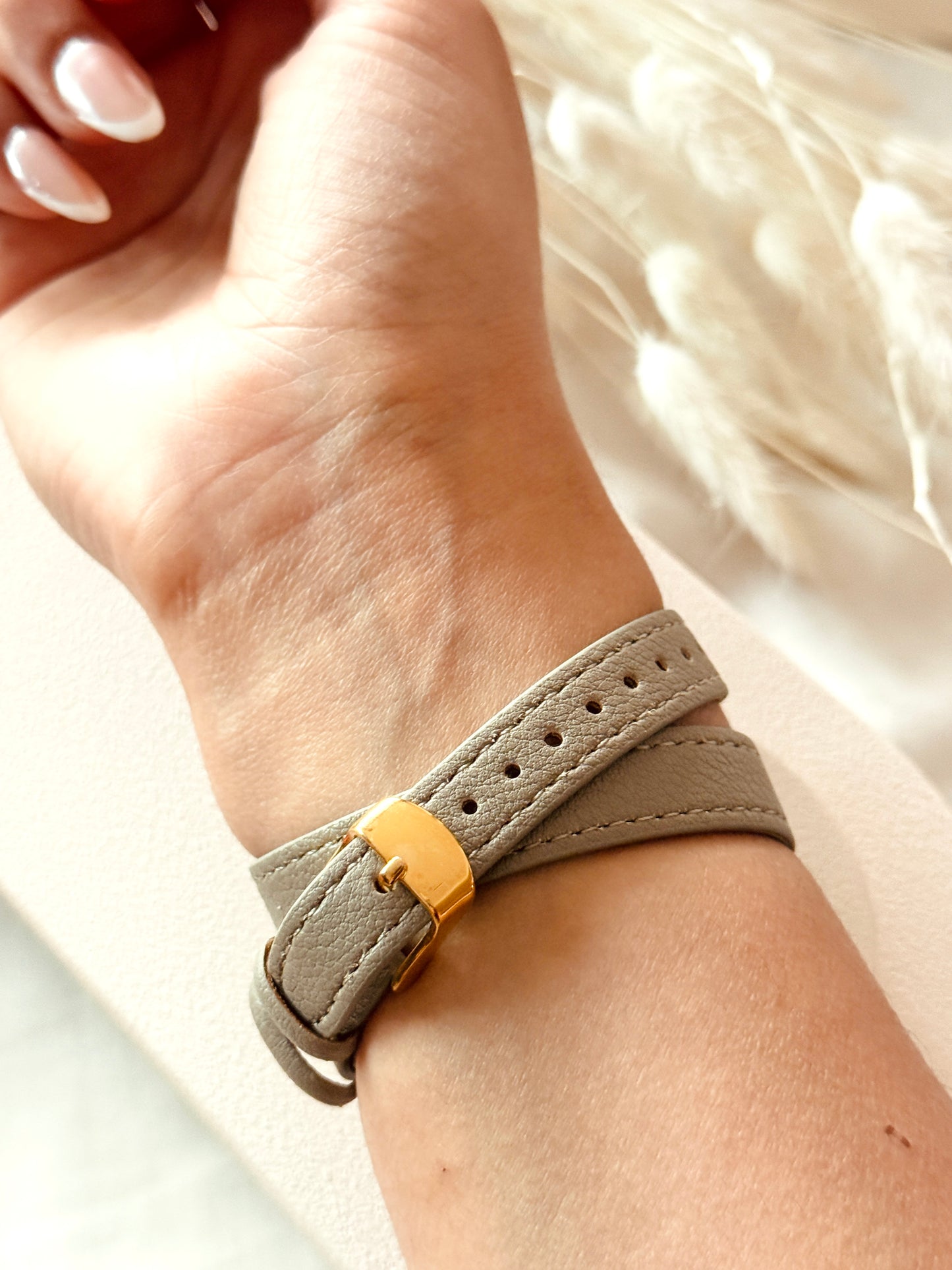 Montre en cuir doublé Style H