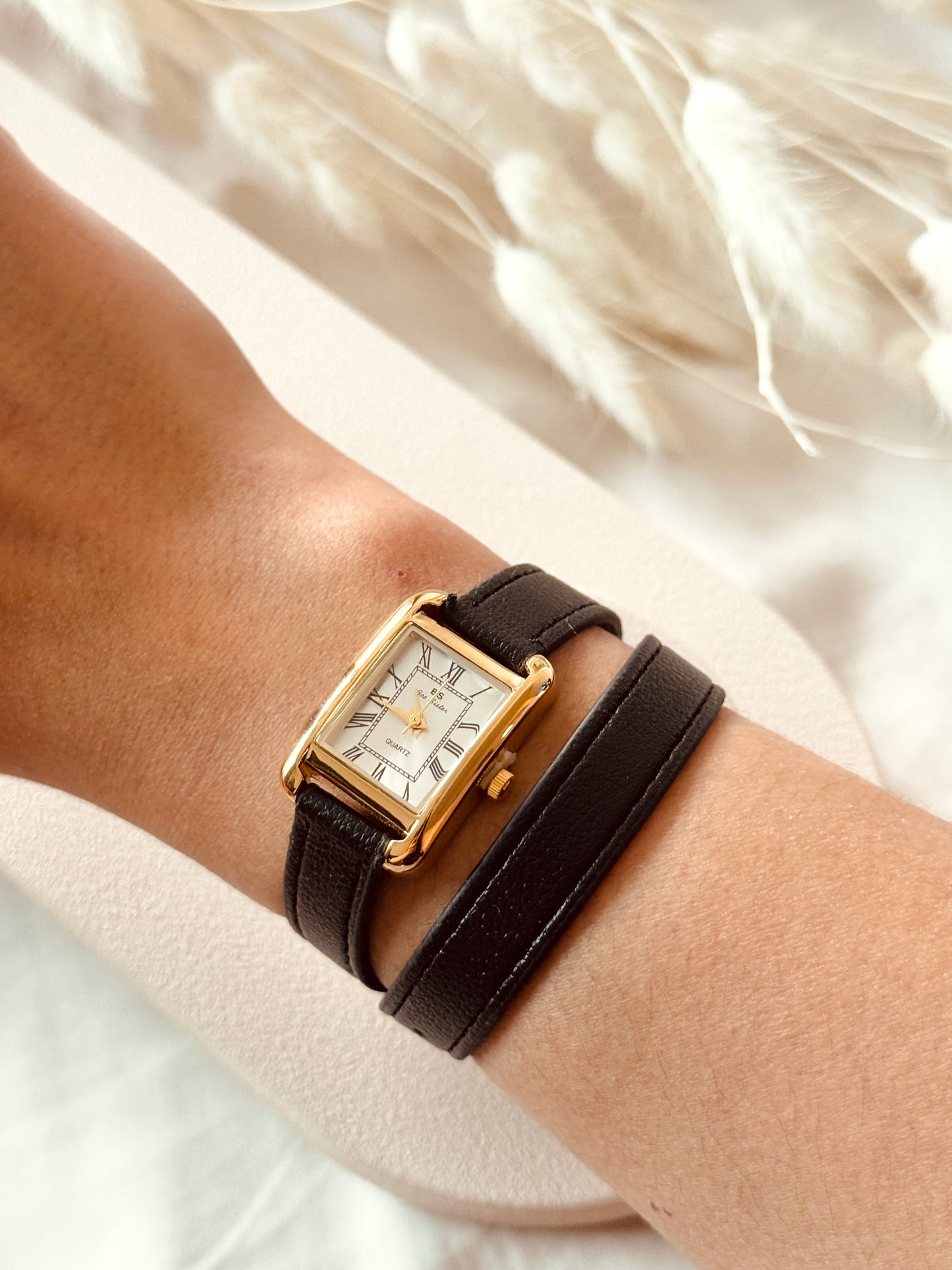 Montre en cuir doublé Style H