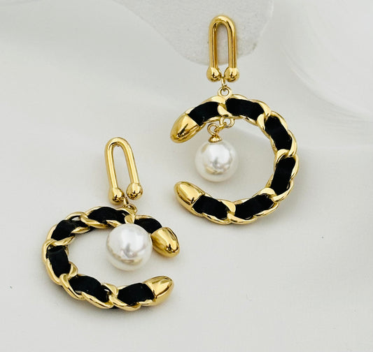 Boucle d'oreille CH